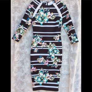 Bebe 3/4 Sleeve Fitted Floral Dress